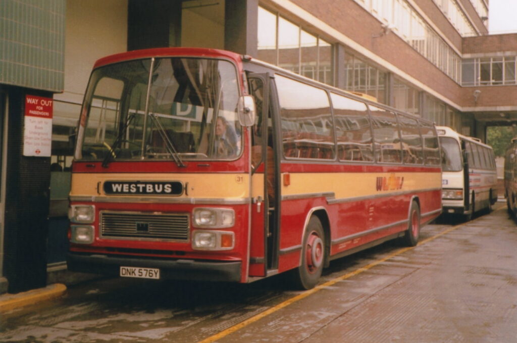 DNK 576Y, 1982 Leyland Tiger Plaxton Supreme IV.