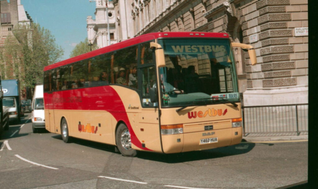 Y462 HUA, 2001 DAF SB 3000 Van Hool T9.